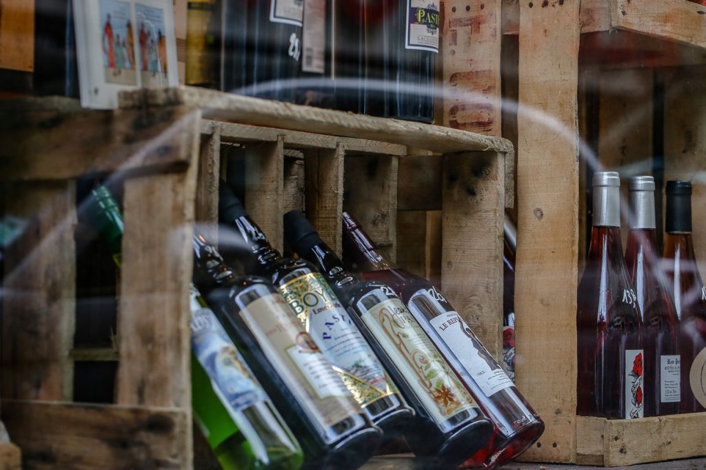 LA PART DES ANGES Caviste Cave à manger Dégustation Vins Nature Nice 17 rue Gubernatis Nice France